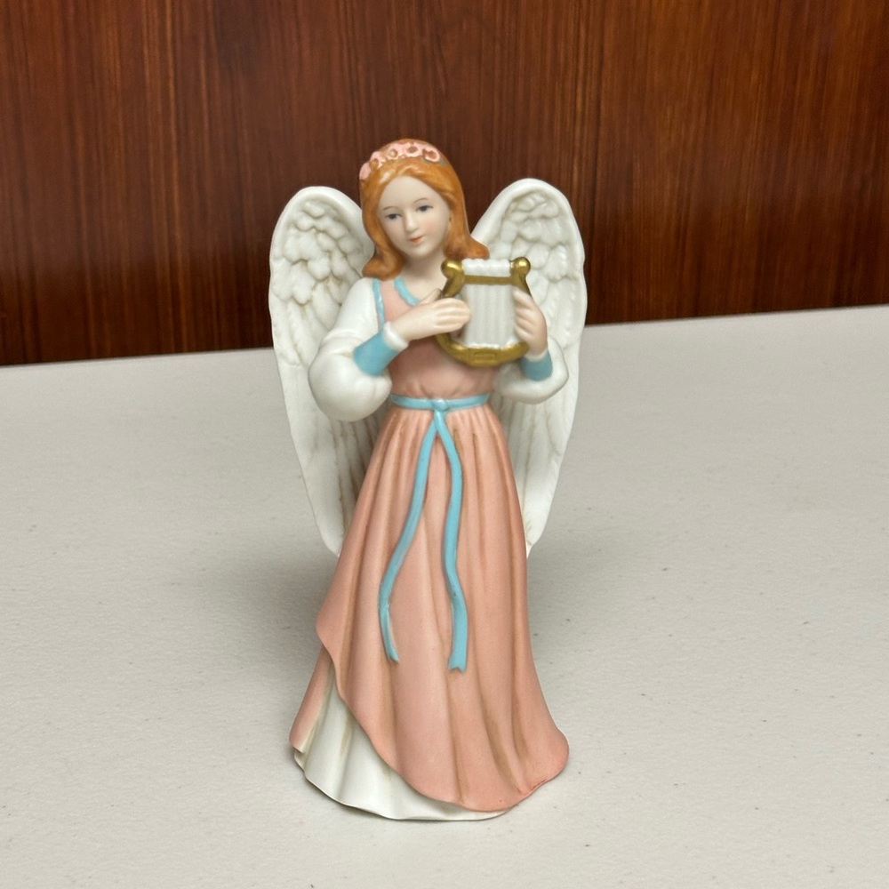 Home Interiors and Gifts Porcelain figurine Angel with Harp
